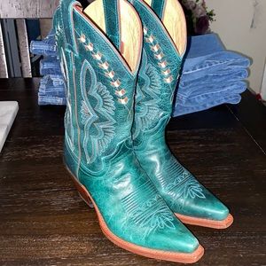 Turquoise Justin boots